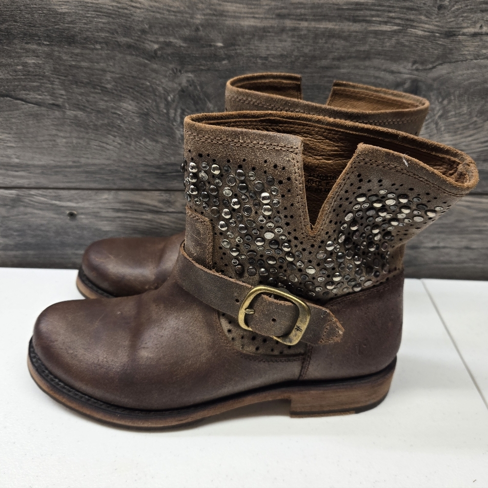 FRYE Veronica Deco Bootie Womens Brown Leather Short Boots Womens Size 7B Studed